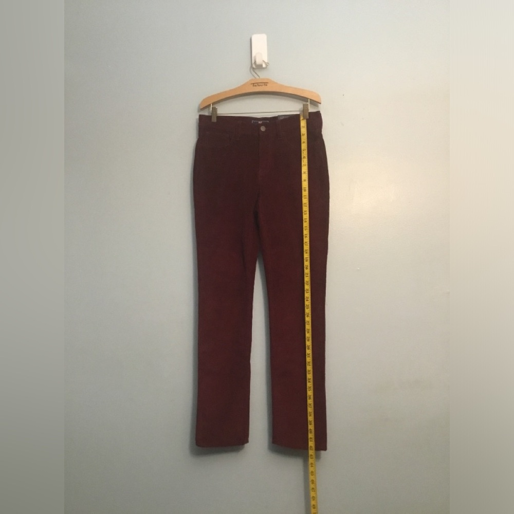Vineyard Vines Men's Corduroy Pants in Deep crimson